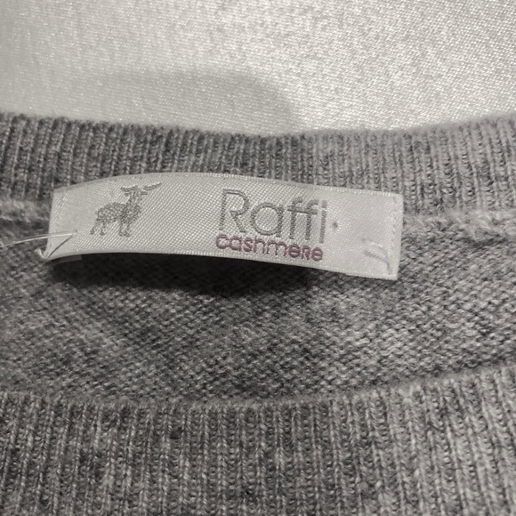100% Cashmere Sweater- Gray and Black- Small - Picture 3 of 3